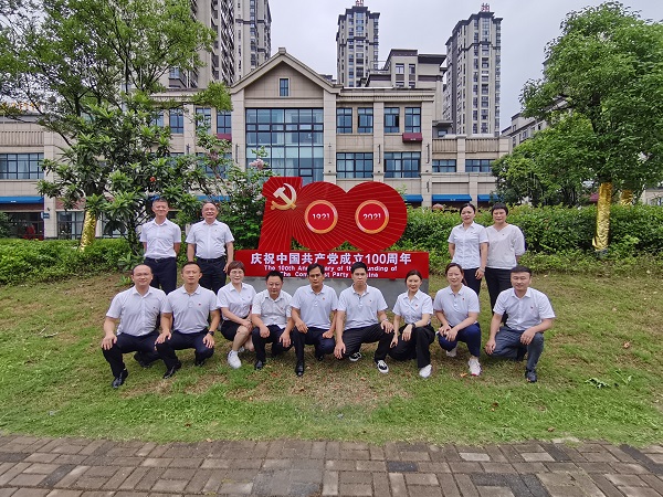 ���εز�����������Ŀ��֧�����������뵳�Ĵ����µ�Ա�����˶�